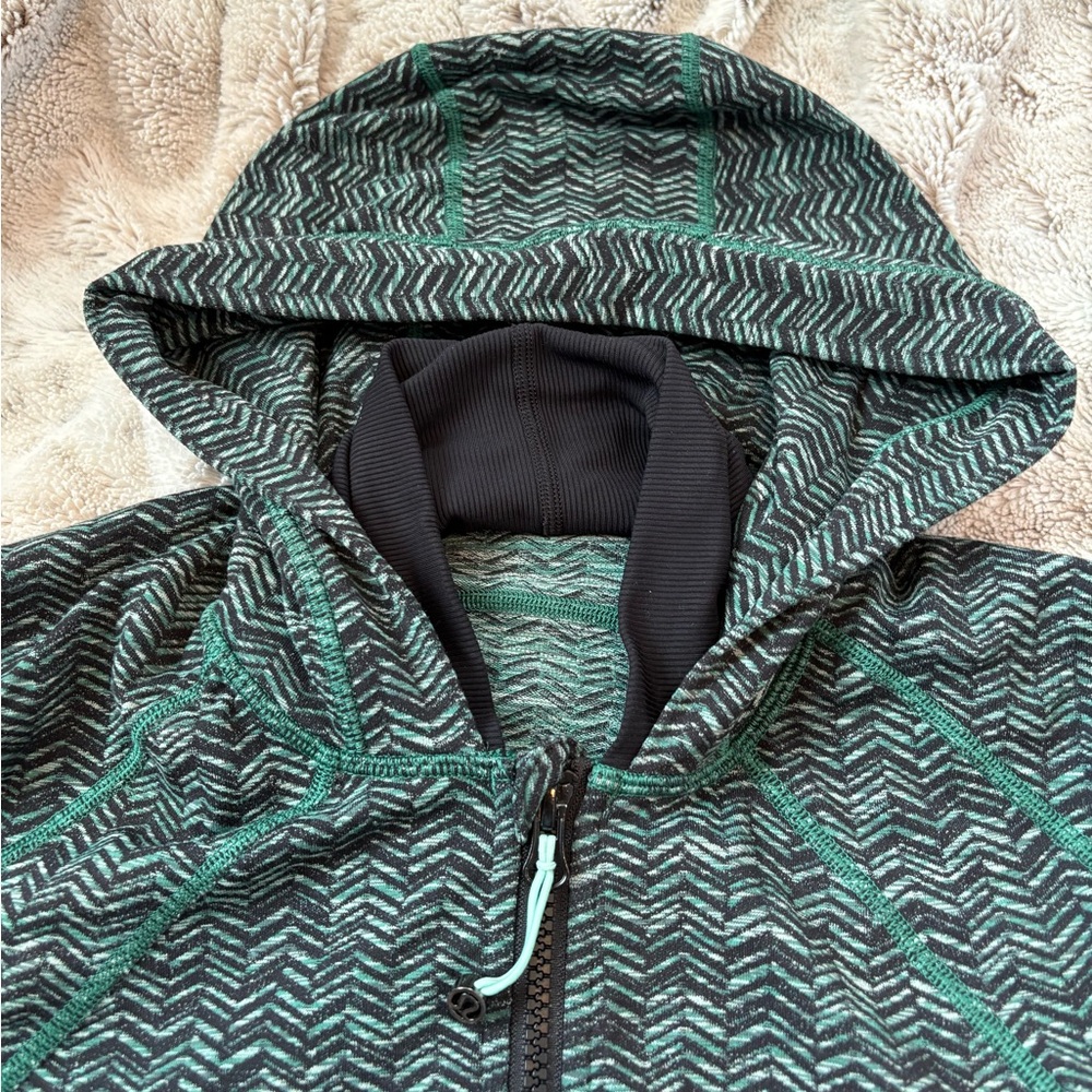 Lululemon jacket - Picture 3 of 8